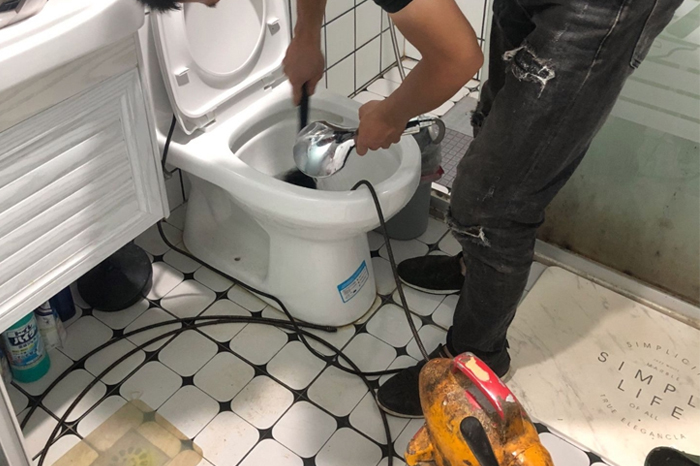 林西马桶堵塞自己疏通还是找师傅?专业上门服务让你省时更省心